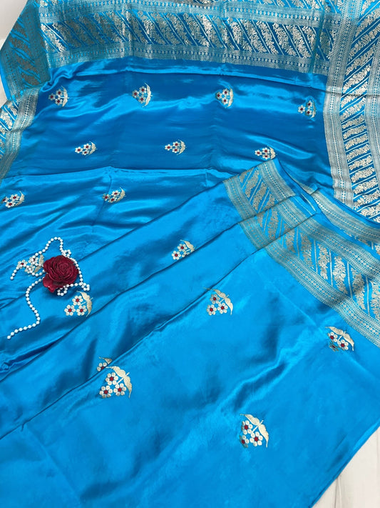 “Turquoise Blue Mashru Silk saree with elegant traditional weaving”
