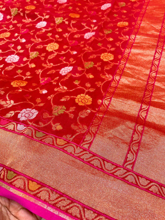 Red Cotton Jamdani Saree with floral vine Closeup view