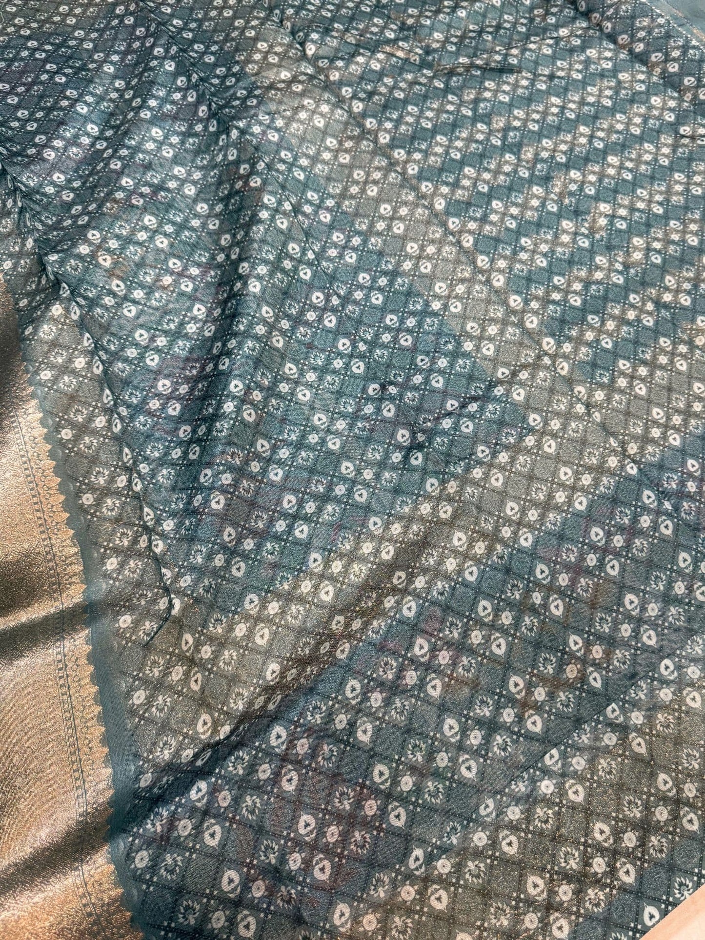 Blue silk saree with rich sheen and smooth premium texture – Mantavya Banaras.