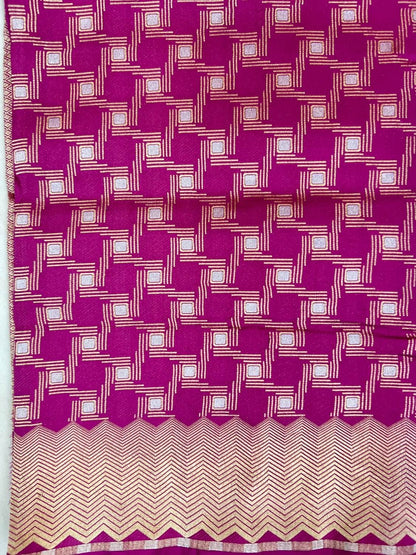 Pink Katan Silk Saree With geometric pattern closeup view