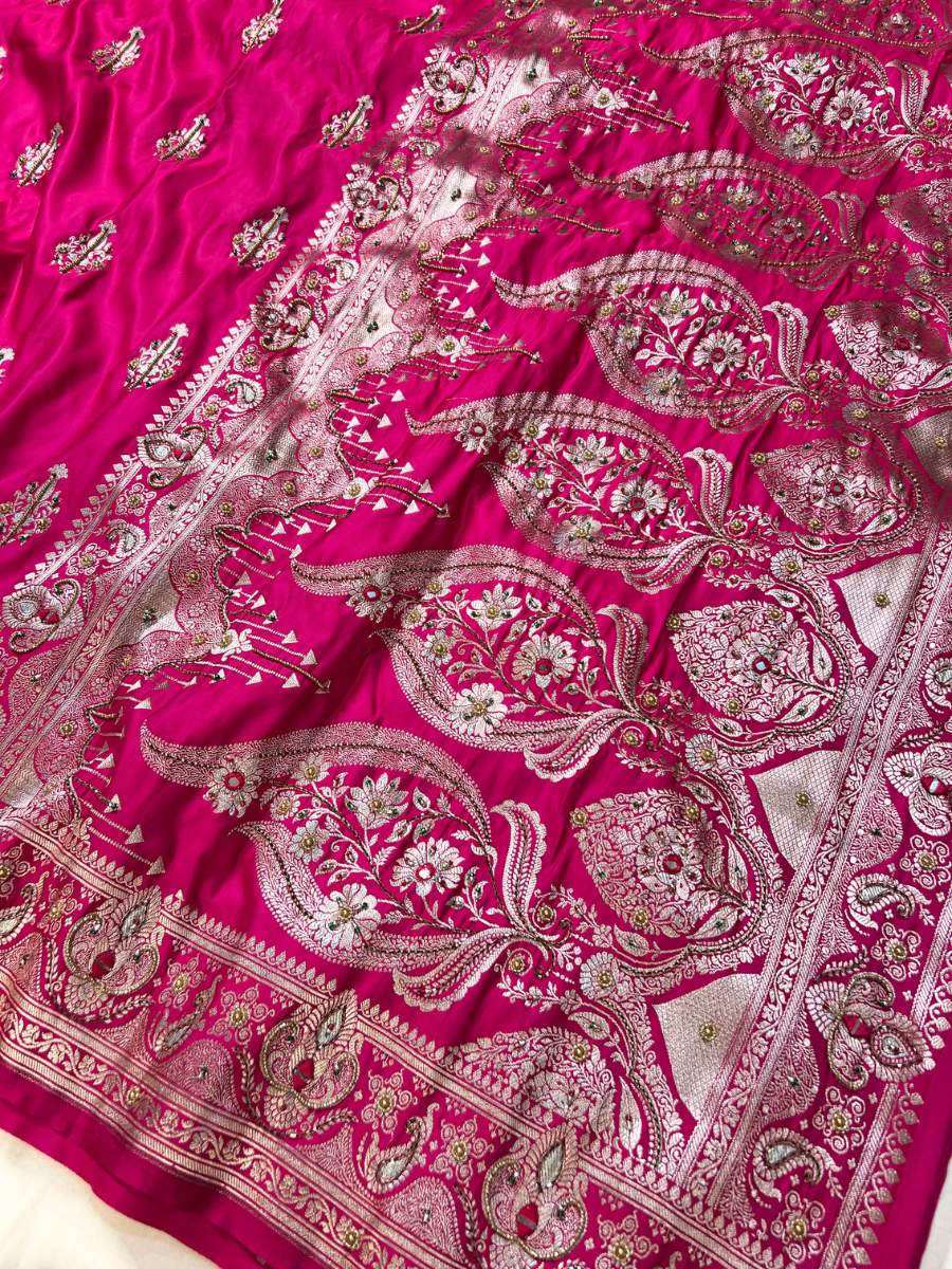 Hot Pink Mashru Silk Saree Border View-Mantavya Banaras