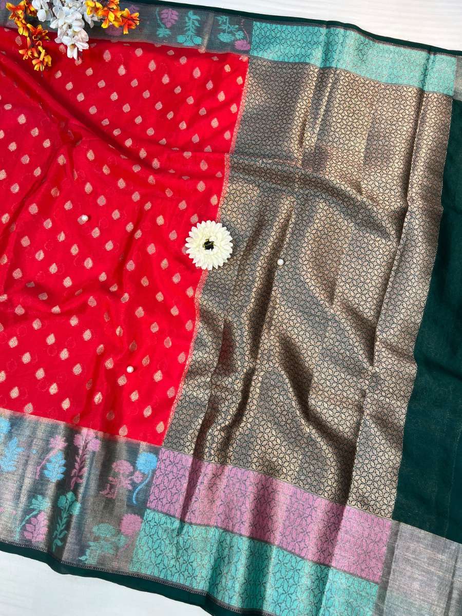 Red Banarasi Silk Saree - Mantavya Banaras