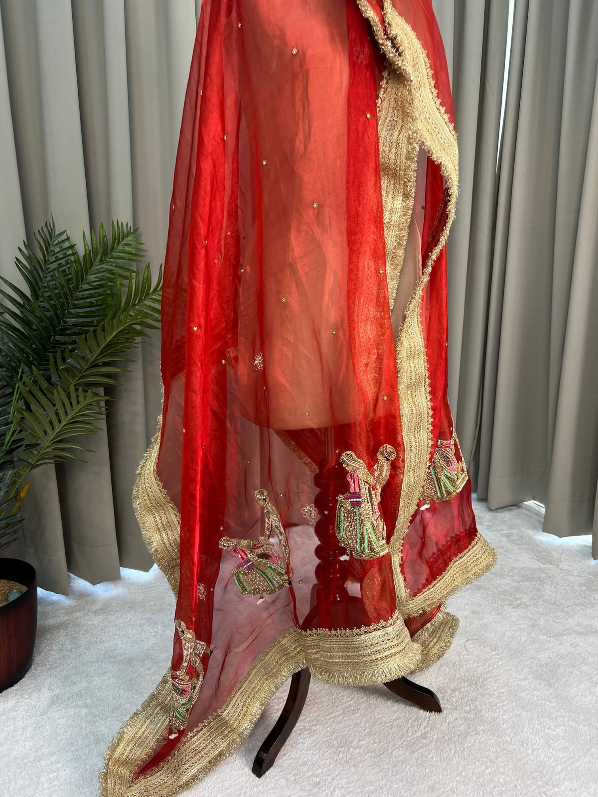 Saat Phere Dupatta