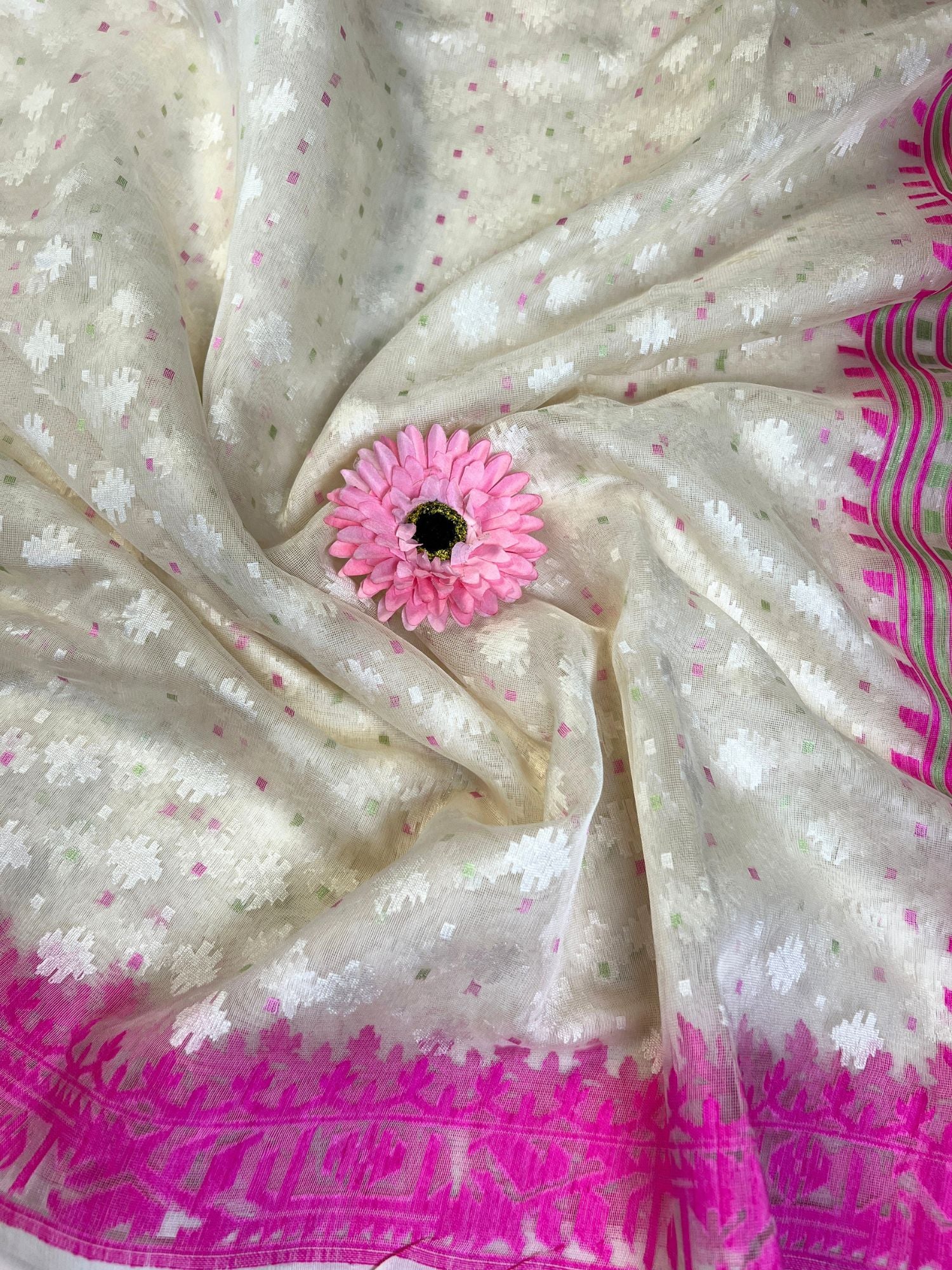 Off White Cotton Silk Saree closeup view02