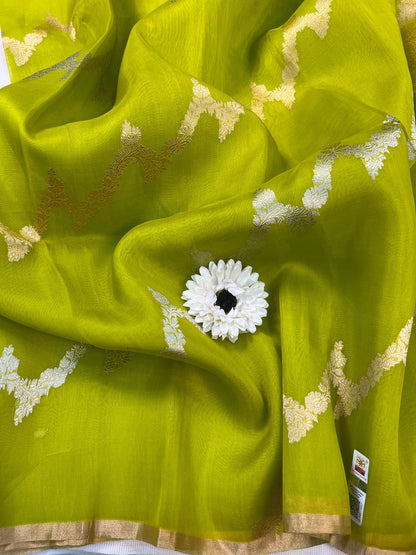 Olive Green Kora Silk Saree Closeup View02