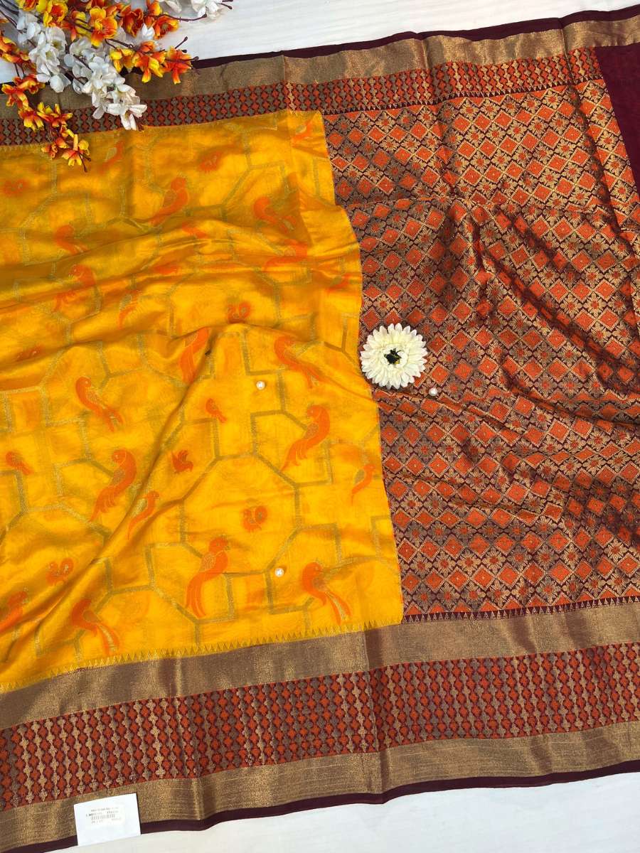Yellow Banarasi Silk Saree - Mantavya Banaras