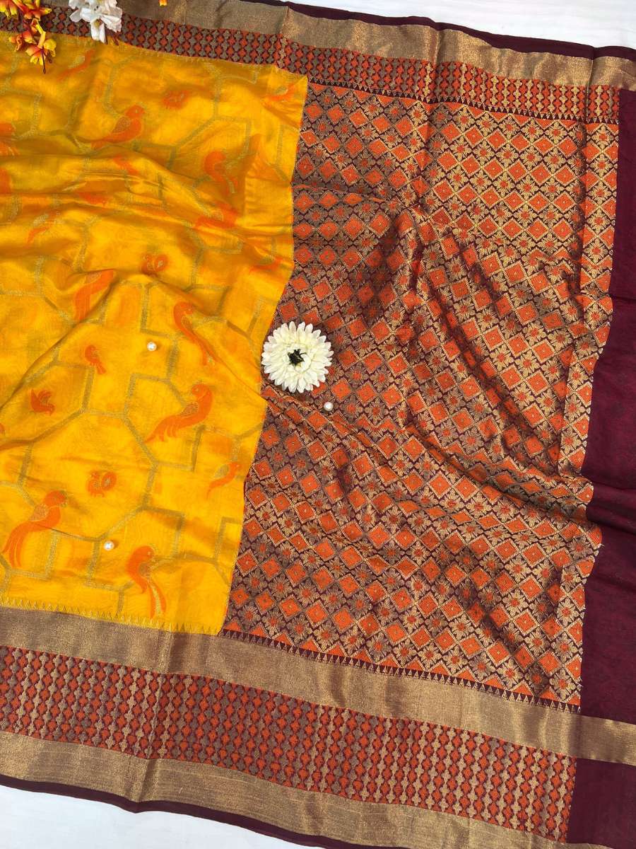 Yellow Banarasi Silk Saree - Mantavya Banaras