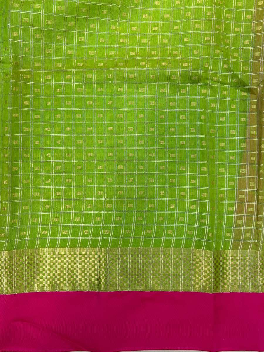 Green Banarasi Silk Saree - Mantavya Banaras