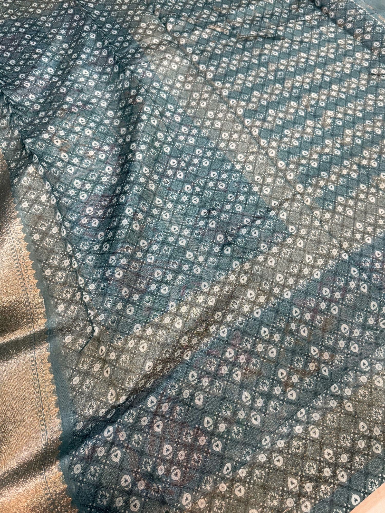 Blue silk saree with rich sheen and smooth premium texture – Mantavya Banaras.