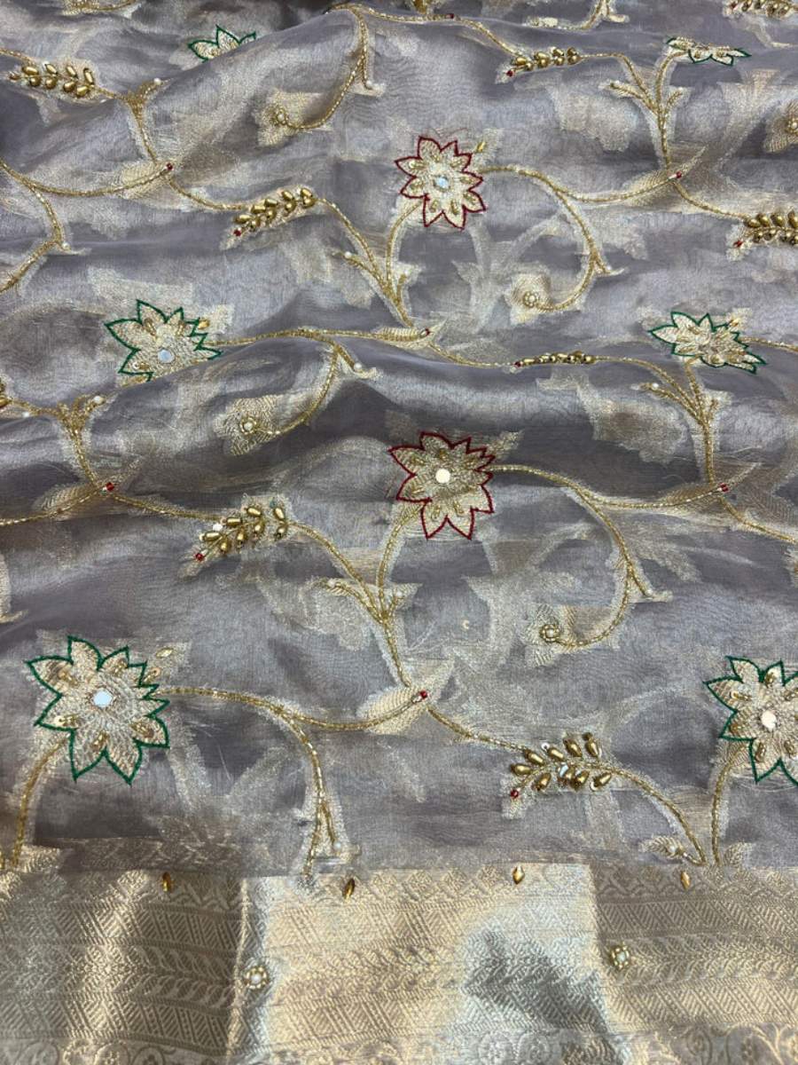 Silver Grey Tissue Silk Saree Phool jaal  closeup view