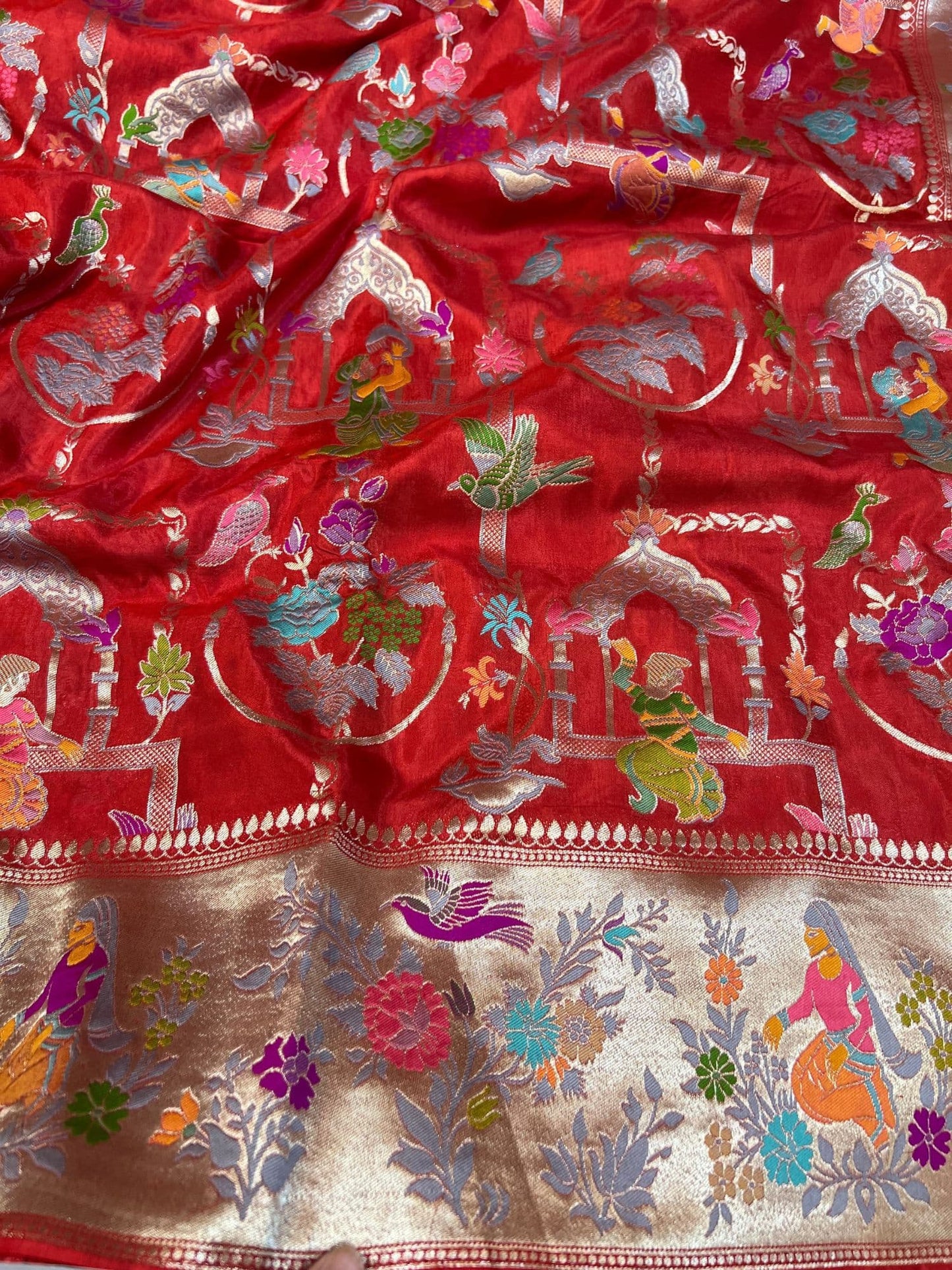 Luxury maroon Mashru silk saree featuring a smooth glossy finish and classic ethnic appeal - mantavya banaras.