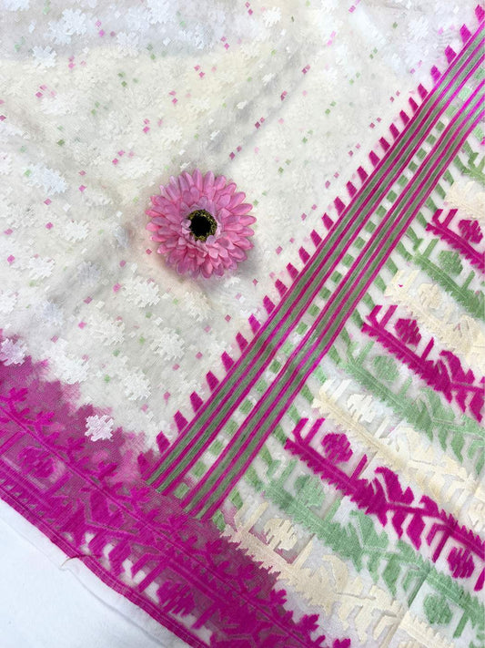 Off White Cotton Silk Saree Closeup view 02