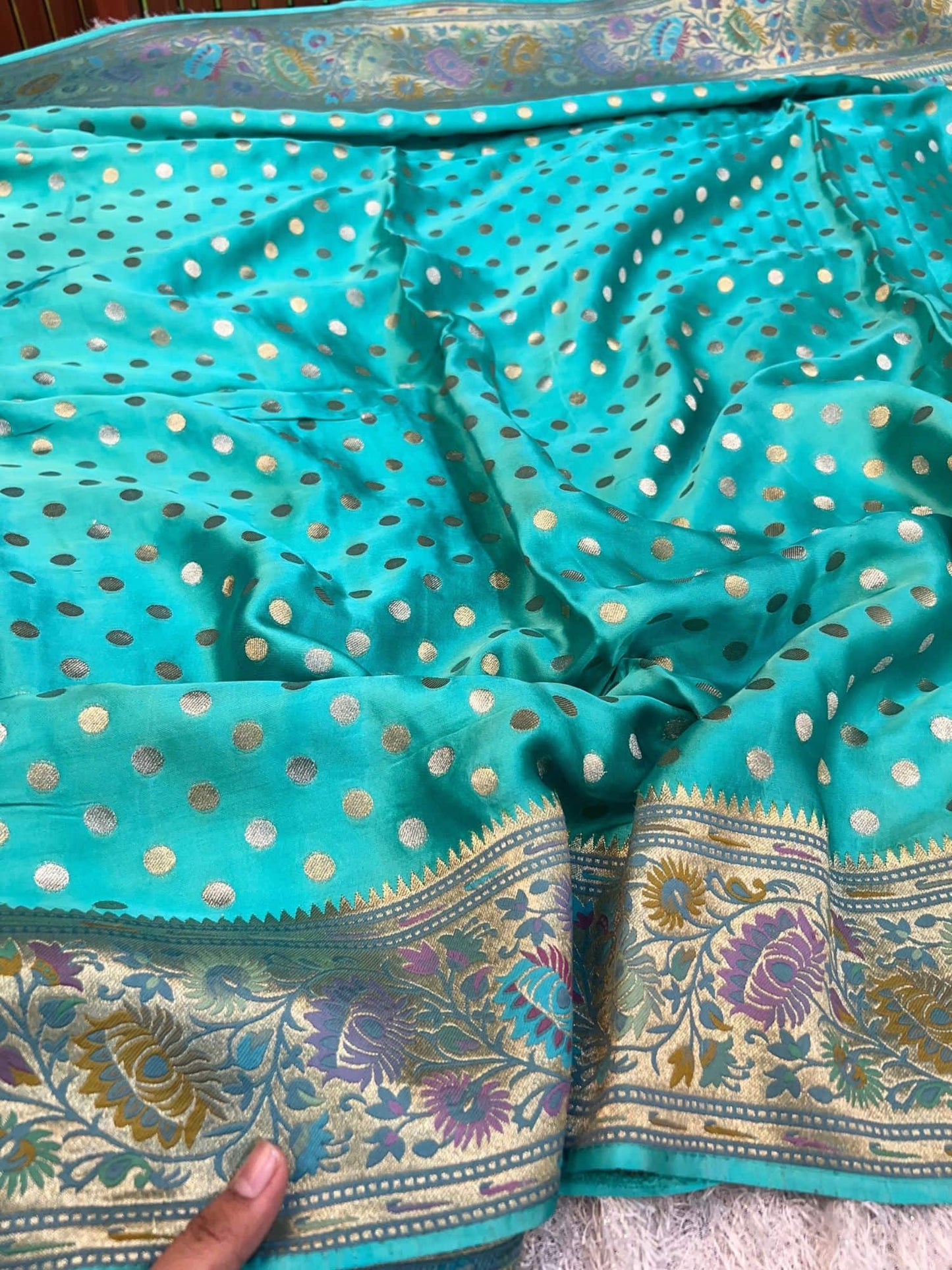 Elegant sea green Mashru silk saree with soft sheen, perfect for festive occasions - mantavya banaras.