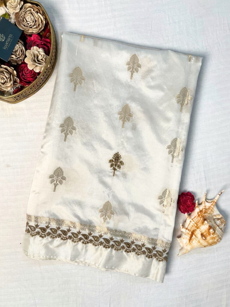 Hand-Embroidered White Raw Mango Tissue Silk Saree with Traditional Motifs – Perfect for Weddings & Festive Occasions